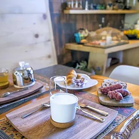 L'angolino Di Bonny Bed and Breakfast 3*